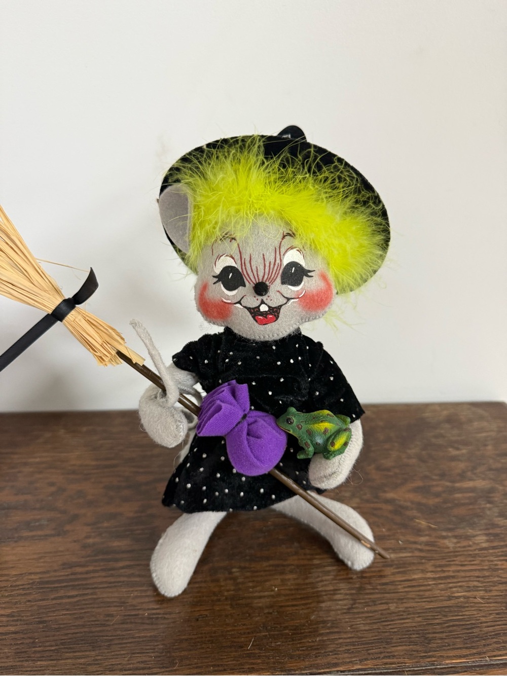 AnnaLee Whimsical Yellow-Haired Witch Mouse Figurine with Black Dress dated 2004